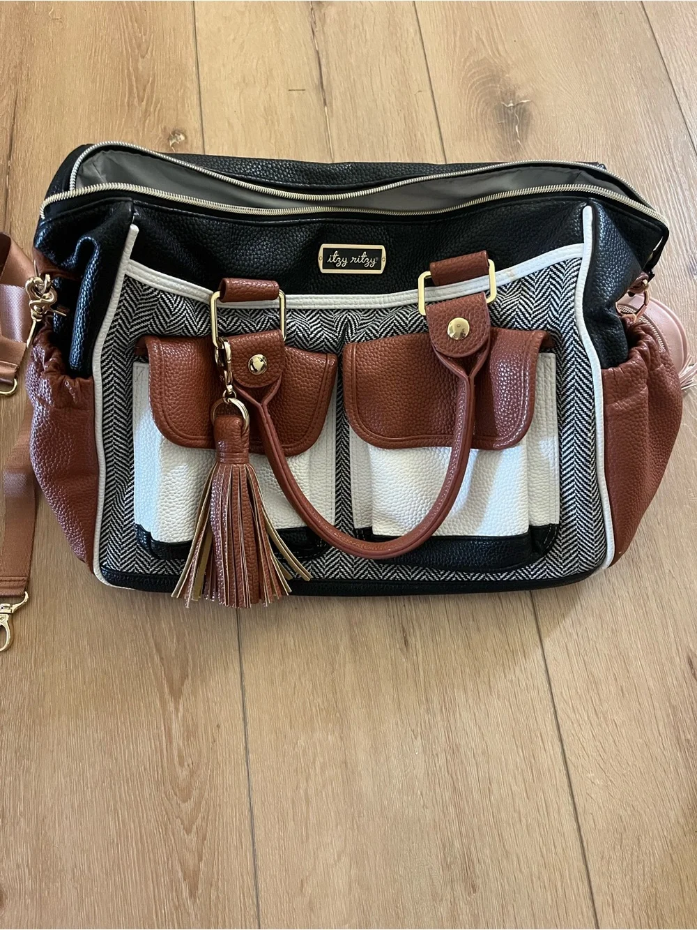 Itzy Ritzy Black White Brown Two-Piece Diaper Bag Set